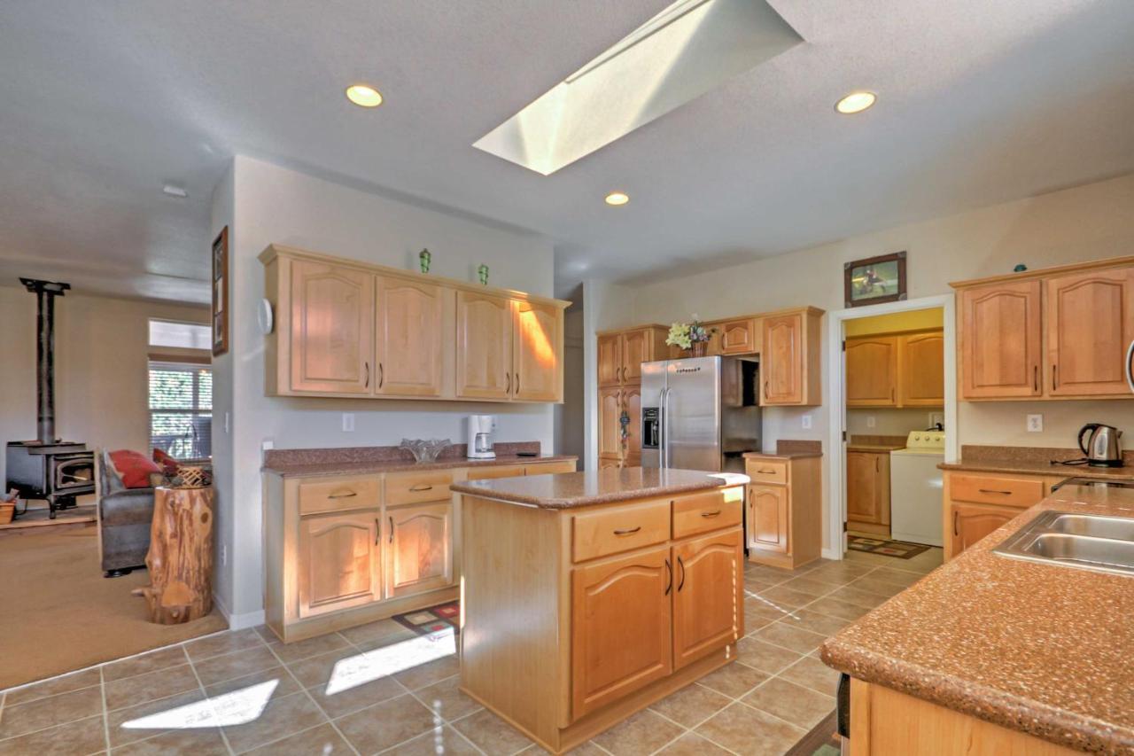 Beautiful Kanab Home With Yard - Walk To Restaurants Exterior foto