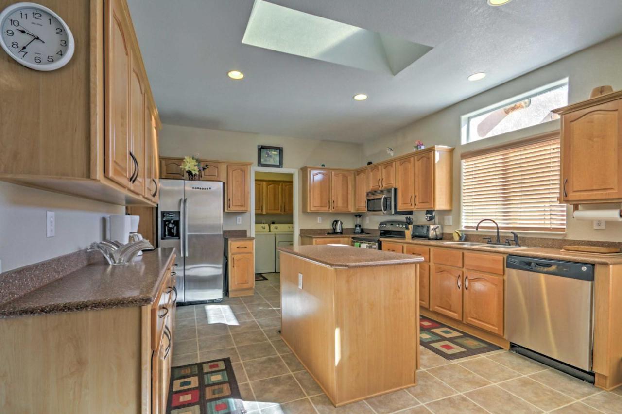Beautiful Kanab Home With Yard - Walk To Restaurants Exterior foto